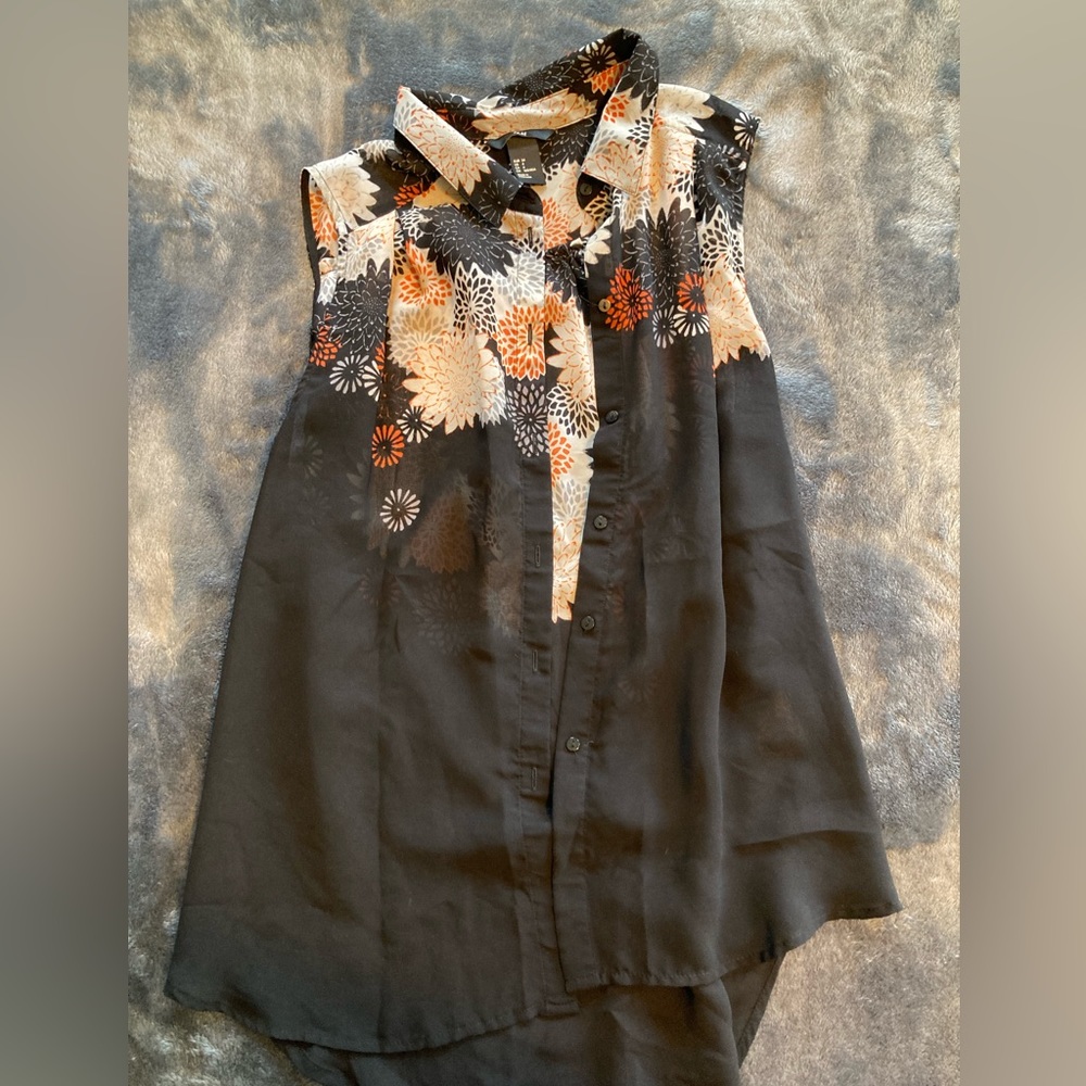 H&M sleeveless blouse - size 4